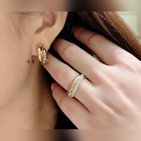 V金材質 8060260 分色電鍍 卡地亞大號三環無鑽耳環，又一款經典，完美詮釋