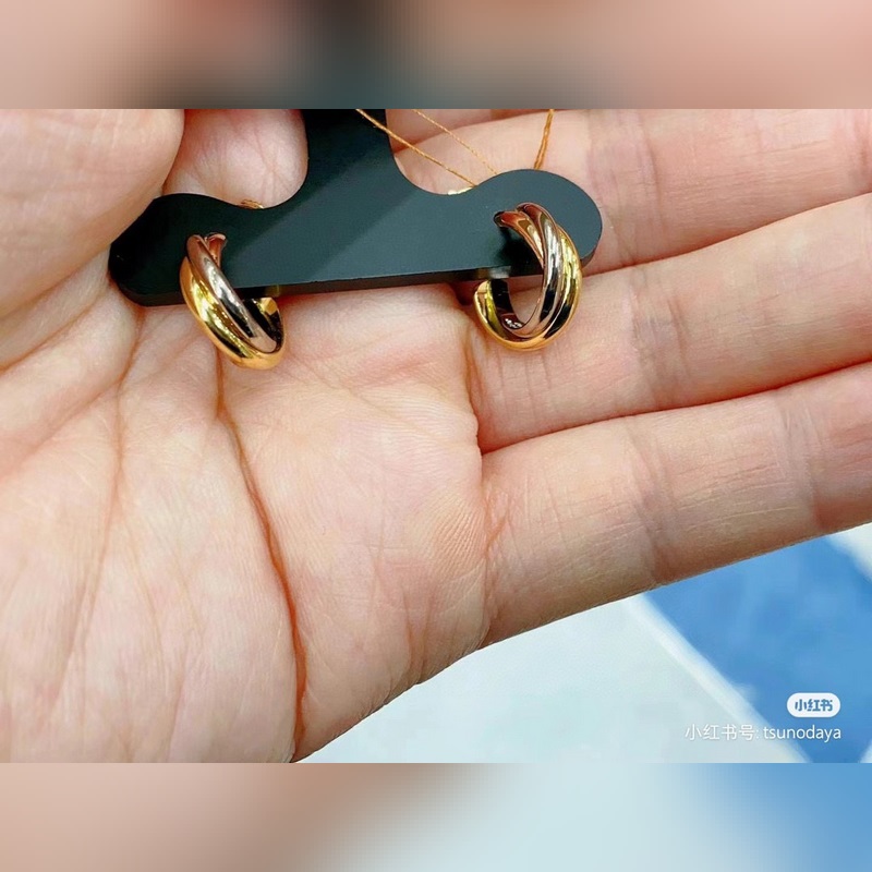 卡地亞新版 圓環 交叉 三色 耳扣 耳環 最經典受歡迎的一款耳釘，永恒經典 近年