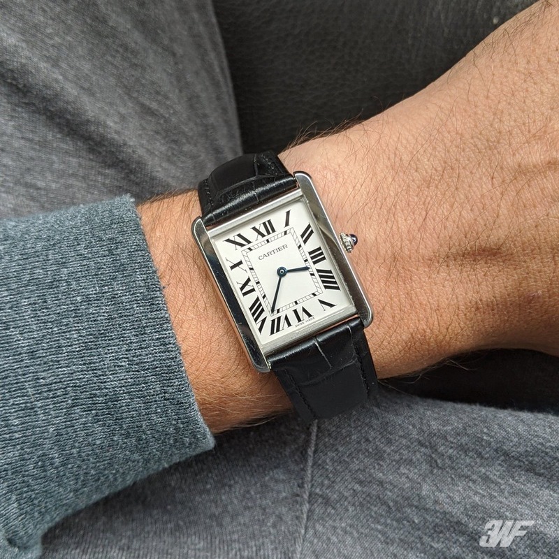 卡地亞坦克W5200003與W5200005兩款型號同時發(fā)布，情侶手錶大號小號，