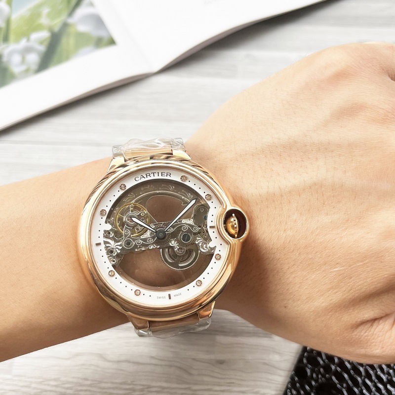 藍(lán)氣球系列 震撼上市【最新】：卡地亞 鏤空設(shè)計(jì)【類型】：精品男士腕錶【錶帶