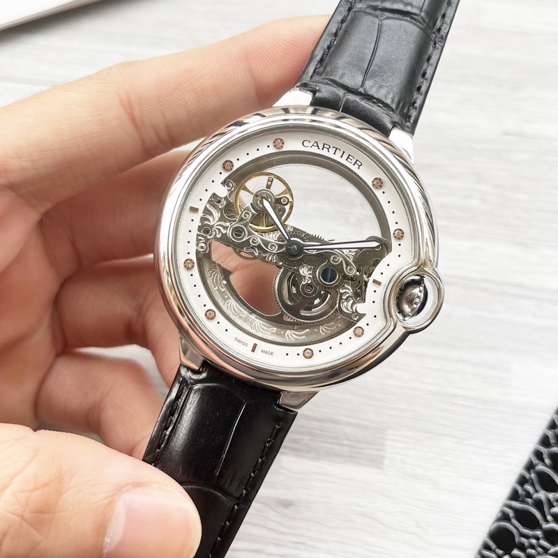 藍(lán)氣球系列 震撼上市【最新】：卡地亞 鏤空設(shè)計(jì)【類型】：精品男士腕錶【錶帶