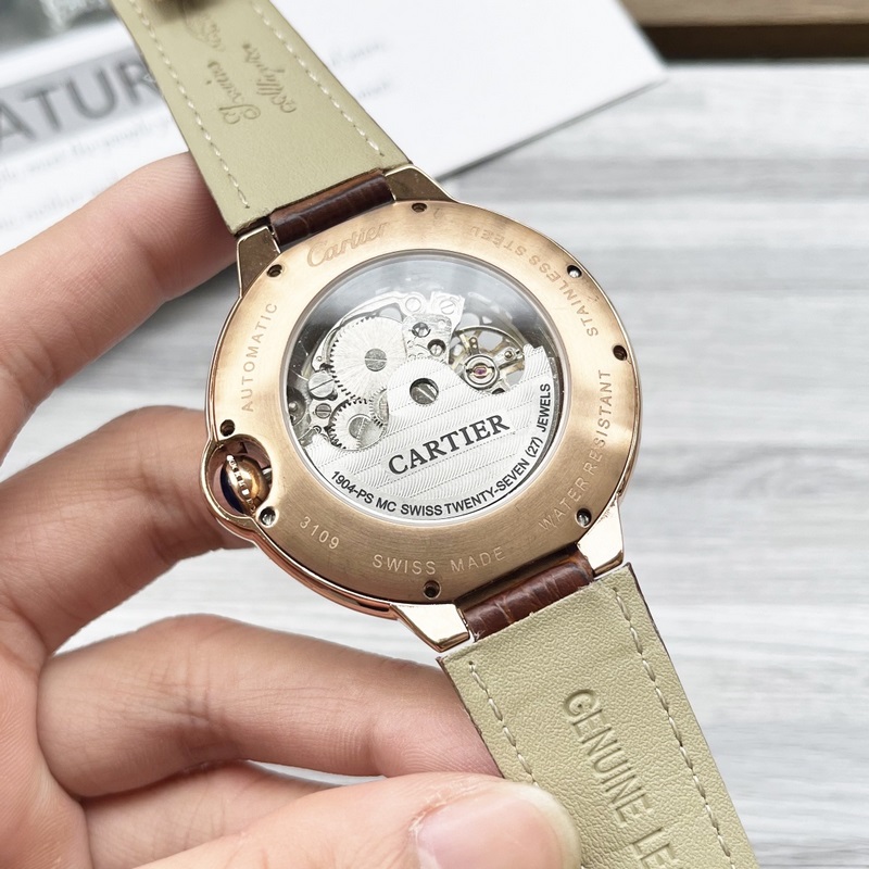 藍氣球系列 震撼上市【最新】：卡地亞 三針設計【類型】：精品男士腕錶【錶帶