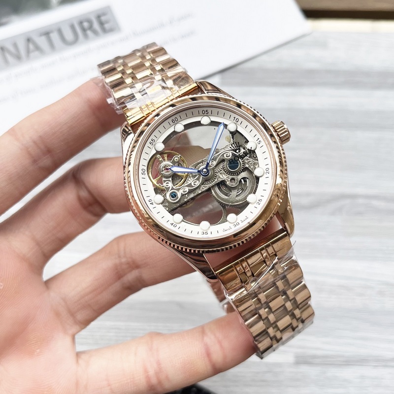 藍(lán)氣球系列 震撼上市【最新】：卡地亞 鏤空設(shè)計(jì)【類型】：精品男士腕錶【錶帶