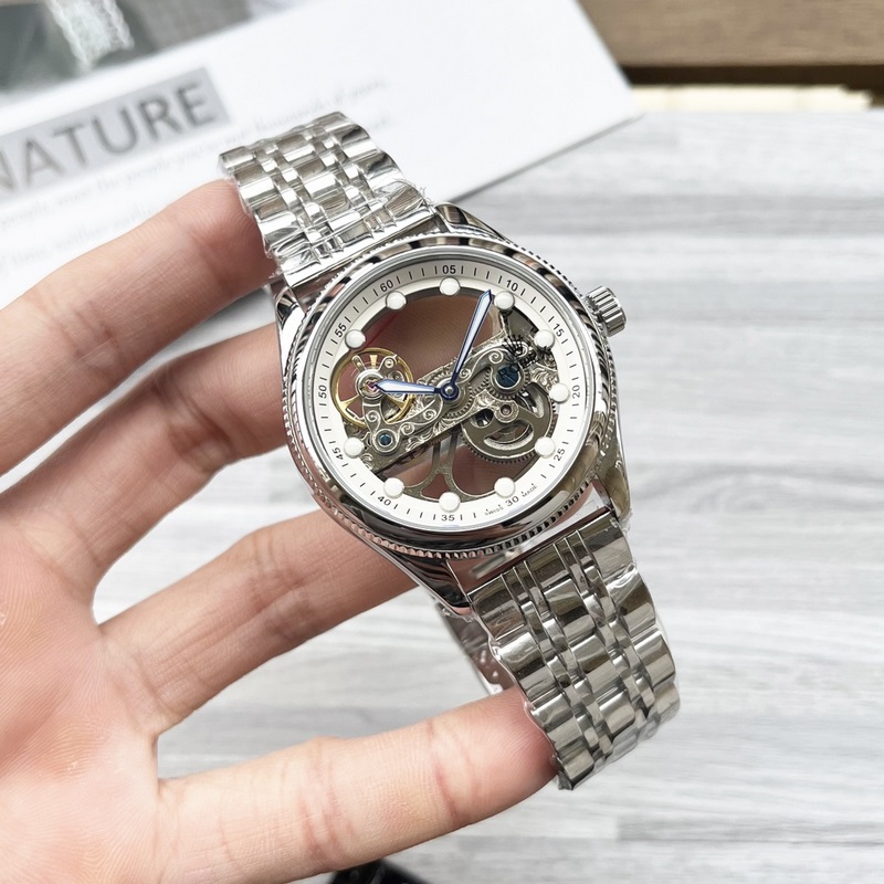 藍(lán)氣球系列 震撼上市【最新】：卡地亞 鏤空設(shè)計(jì)【類型】：精品男士腕錶【錶帶