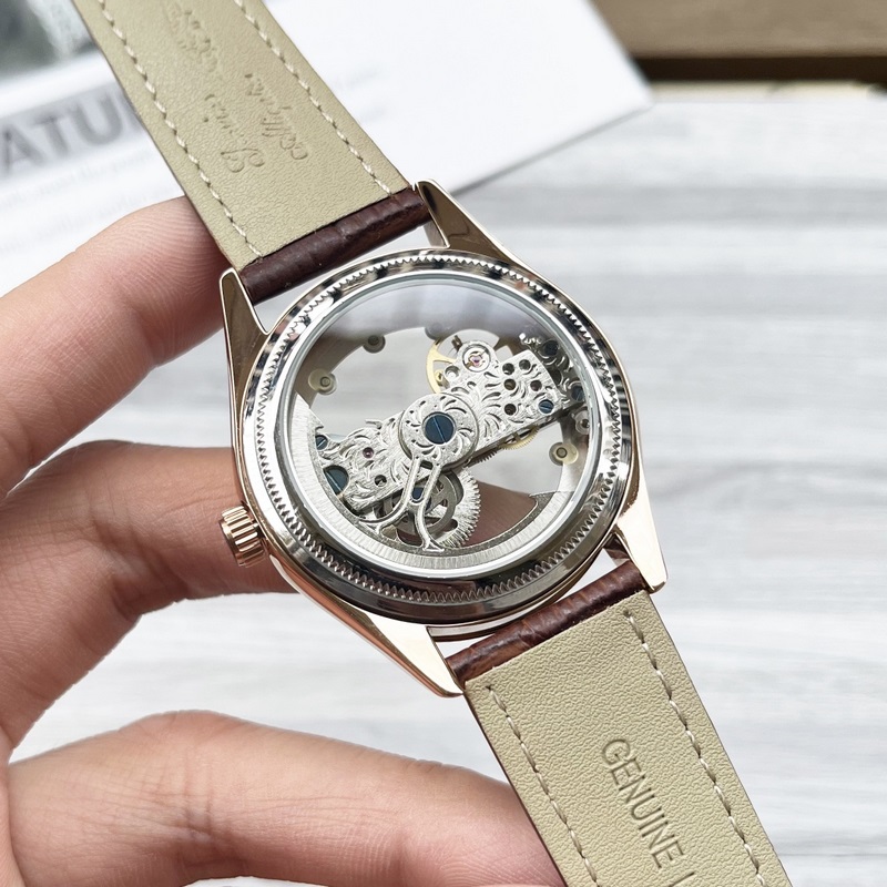 藍(lán)氣球系列 震撼上市【最新】：卡地亞 鏤空設(shè)計(jì)【類型】：精品男士腕錶【錶帶