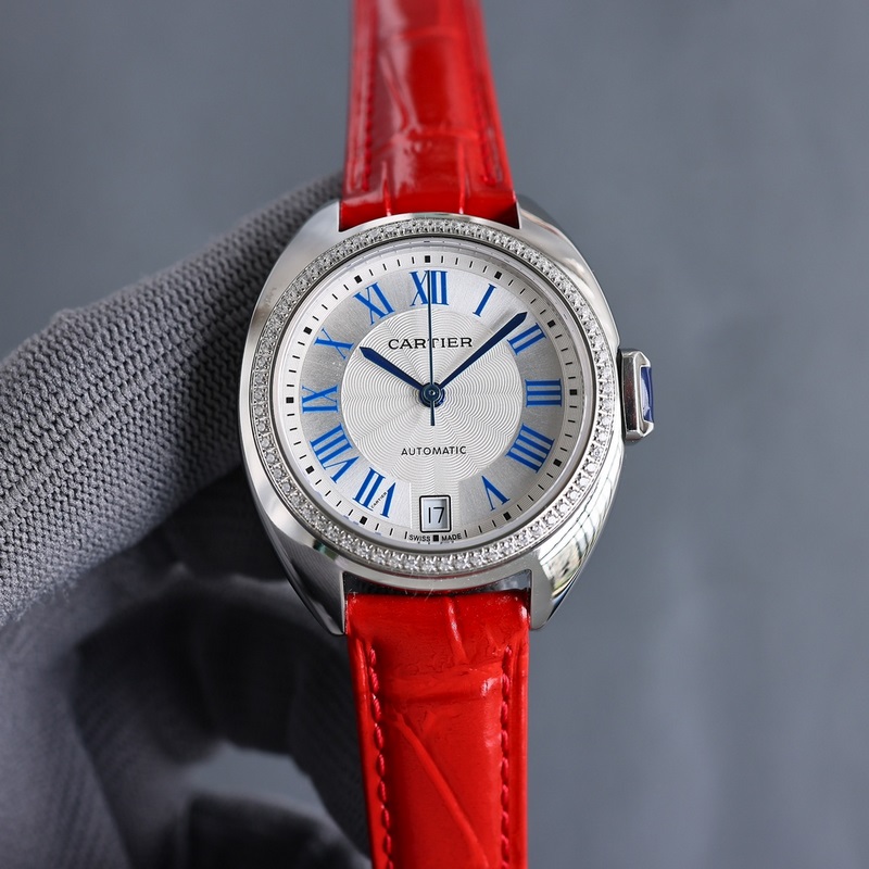 女款_卡地亞鑰匙系列 女款31mm、35mm，鑰匙腕錶保留了卡地亞的經(jīng)典設(shè)計(jì)：阿拉伯?dāng)?shù)