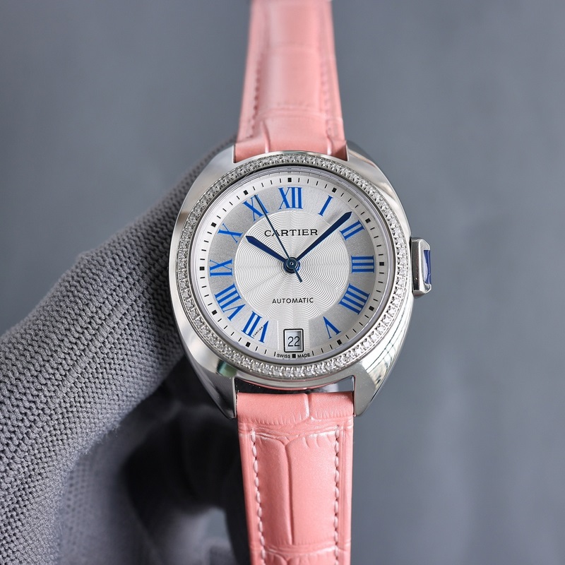 女款_卡地亞鑰匙系列 女款31mm、35mm，鑰匙腕錶保留了卡地亞的經典設計：阿拉伯數