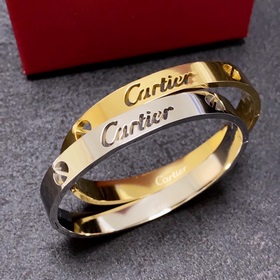 Cartier 卡地亞火爆鏤空手鐲 進口精工保色18k，專櫃logo刻字清晰 3