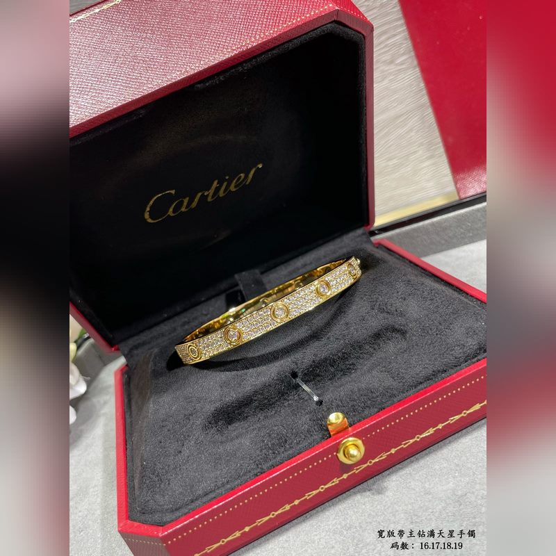 亞金 16-17碼 ，18-19碼 。卡地亞寬版帶主鑽滿天星手鐲，ZP一緻 采用