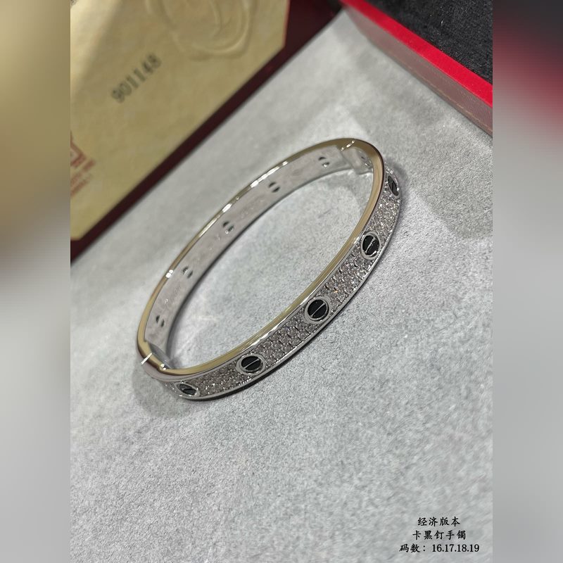 V金材質，一代升級版本：16-17碼 ，18-19碼 0 ●原單貨●卡地亞黑釘滿