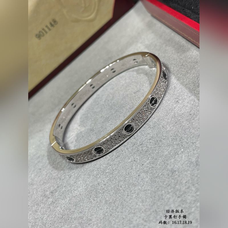 V金材質，一代升級版本：16-17碼 ，18-19碼 0 ●原單貨●卡地亞黑釘滿