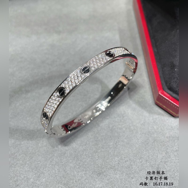 V金材質，一代升級版本：16-17碼 ，18-19碼 0 ●原單貨●卡地亞黑釘滿