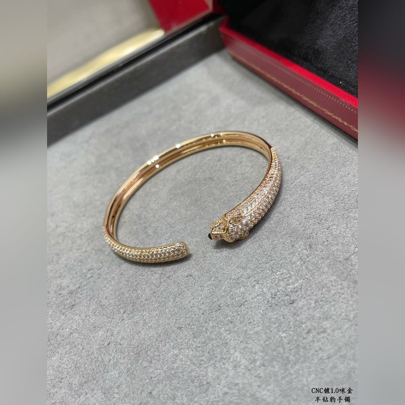 （主題：新年暴富） V金鍍咪金 7670510 CNC手鑲鑽卡地亞細版半鑽豹子手