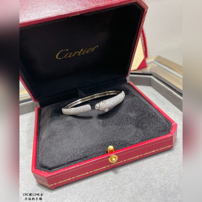 （主題：新年暴富） V金鍍咪金 7670510 CNC手鑲鑽卡地亞細版半鑽豹子手