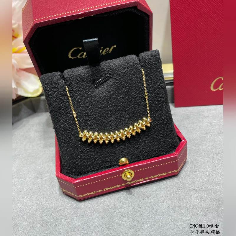 V金鍍咪金 卡地亞CNC子彈頭項鍊 兩側的小柳釘可以自由晃動，非常個性的一款。