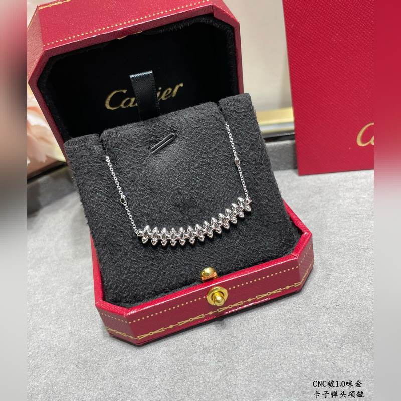 V金鍍咪金 卡地亞CNC子彈頭項鍊 兩側的小柳釘可以自由晃動，非常個性的一款。