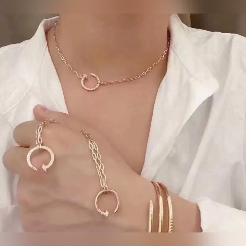 V金鍍咪金   CNC對版。你家老公（易烊千璽）同款 卡地亞粗鍊條滿鑽釘子項鍊