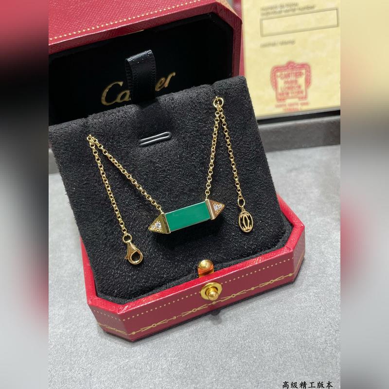 V金鍍1.0咪金  卡地亞酷颯風十足的鉚釘項鍊，天然孔雀石 鍊長40+5CM，墜