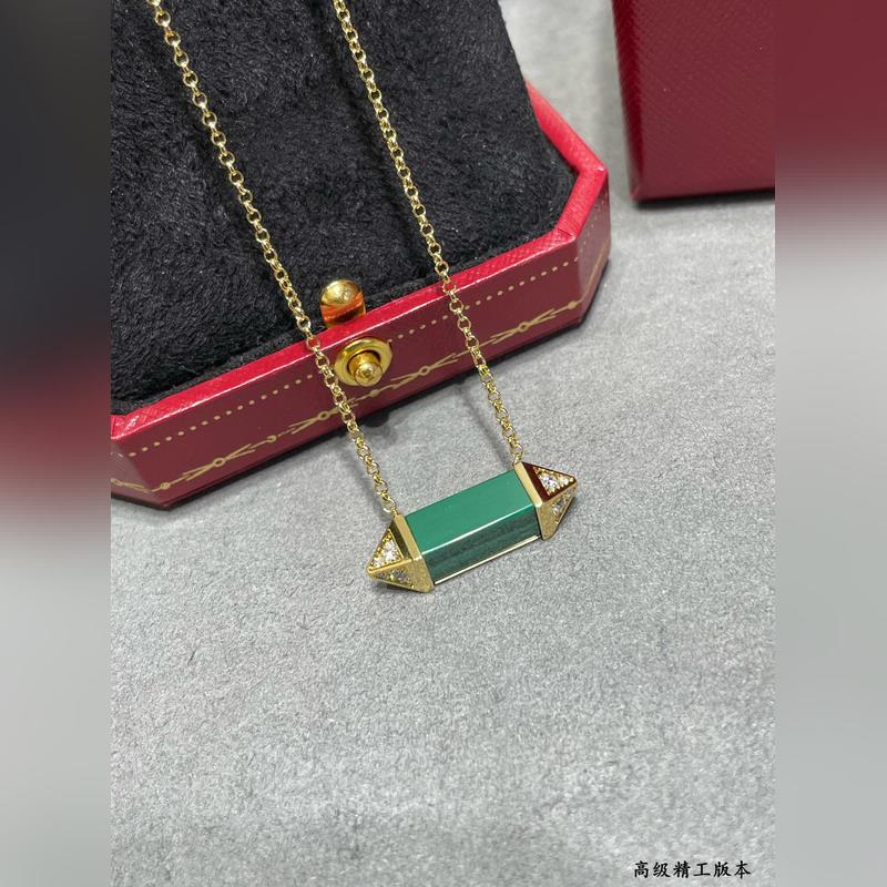 V金鍍1.0咪金  卡地亞酷颯風十足的鉚釘項鍊，天然孔雀石 鍊長40+5CM，墜