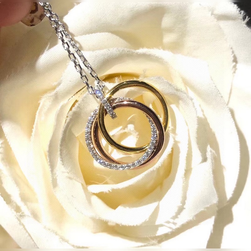 卡地亞三環項鍊 ，是雙面的款式，兩面都可以佩戴，細節非常重工 電鍍分色 唯一的刻