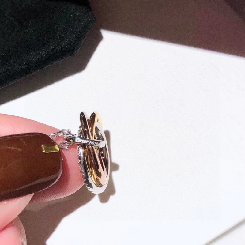 卡地亞三環項鍊 ，是雙面的款式，兩面都可以佩戴，細節非常重工 電鍍分色 唯一的刻