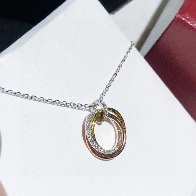 卡地亞三環項鍊 ，是雙面的款式，兩面都可以佩戴，細節非常重工 電鍍分色 唯一的刻