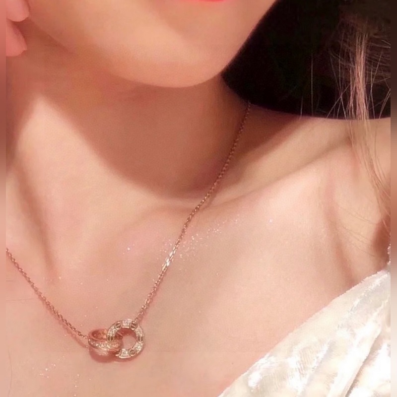 Cartier卡地亞LOVE系列 大雙環(huán)項鍊 精選德國進(jìn)口材質(zhì)電鍍厚金 采用5a