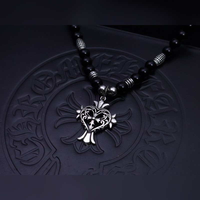 潮流達(dá)人閉眼入！克羅心熱爆黑色串珠項(xiàng)鍊，手工十字架吊墜超吸睛，複古嘻哈朋克風(fēng)拉滿