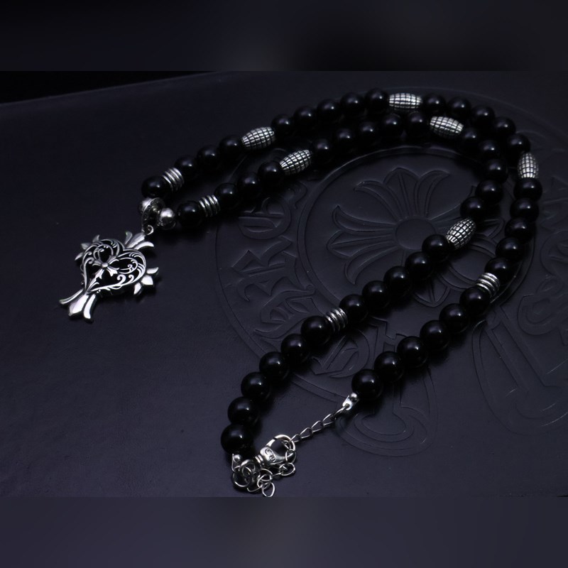 潮流達(dá)人閉眼入！克羅心熱爆黑色串珠項(xiàng)鍊，手工十字架吊墜超吸睛，複古嘻哈朋克風(fēng)拉滿