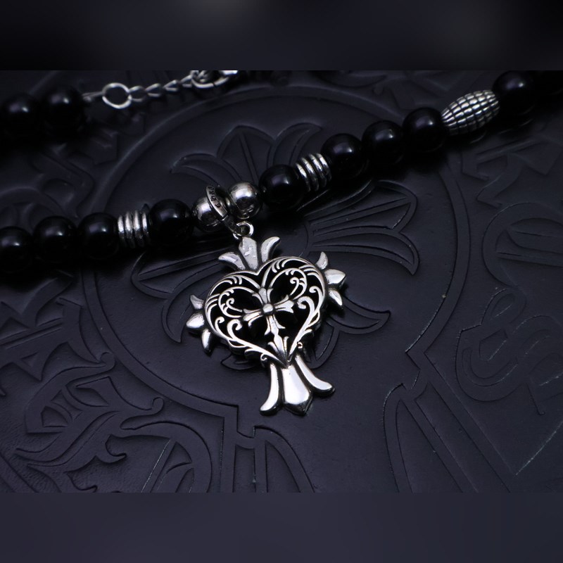 潮流達(dá)人閉眼入！克羅心熱爆黑色串珠項(xiàng)鍊，手工十字架吊墜超吸睛，複古嘻哈朋克風(fēng)拉滿