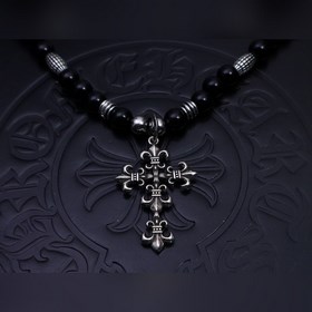 潮流達人閉眼入！克羅心熱爆黑色串珠項鍊，手工十字架吊墜超吸睛，複古嘻哈朋克風拉滿