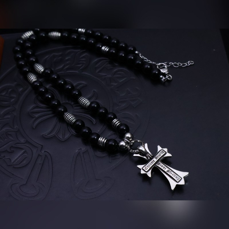 克羅心項(xiàng)鍊串珠項(xiàng)鍊被時(shí)尚圈瘋搶的克羅心熱款，來自小衆(zhòng)潮牌的驚豔之作。純手工打造的