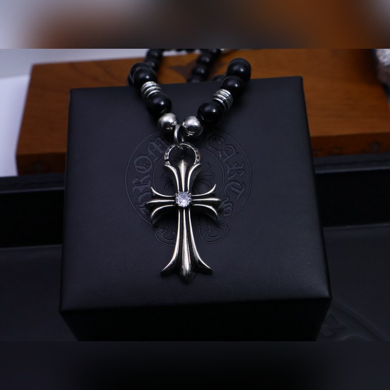 克羅心項(xiàng)鍊串珠項(xiàng)鍊被時(shí)尚圈瘋搶的克羅心熱款，來自小衆(zhòng)潮牌的驚豔之作。純手工打造的