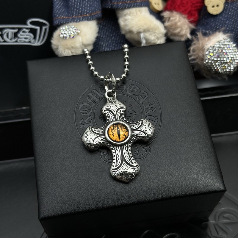 ［2025潮流推薦］羅心珍珠鍊 溫柔要帶棱角 奢華要夠不羈 「珍珠與銀的末日