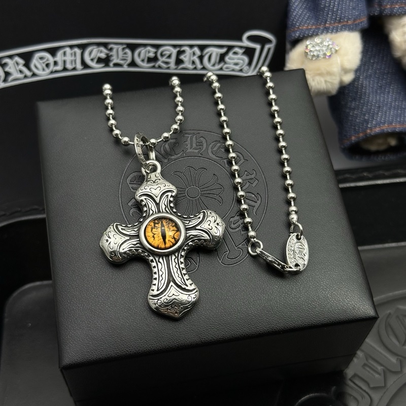 ［2025潮流推薦］羅心珍珠鍊 溫柔要帶棱角 奢華要夠不羈 「珍珠與銀的末日