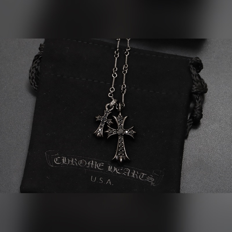 克羅心，特別款雙十字架黑銀，材質925采用真空電鍍保色時間持久 鑲嵌方法都一緻，