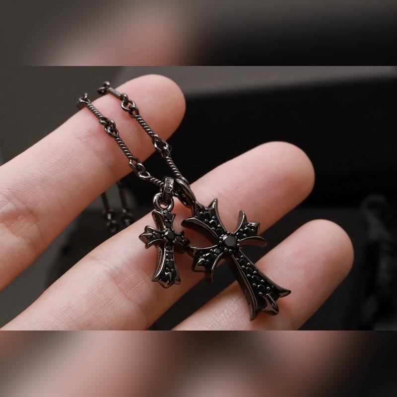 克羅心，特別款雙十字架黑銀，材質925采用真空電鍍保色時間持久 鑲嵌方法都一緻，