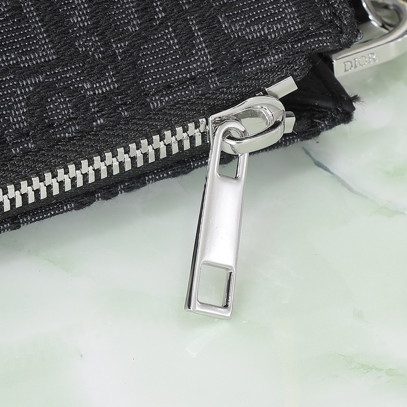 手包D1or Pre-Fall早春新款Saddle Bag中性款的Saddle