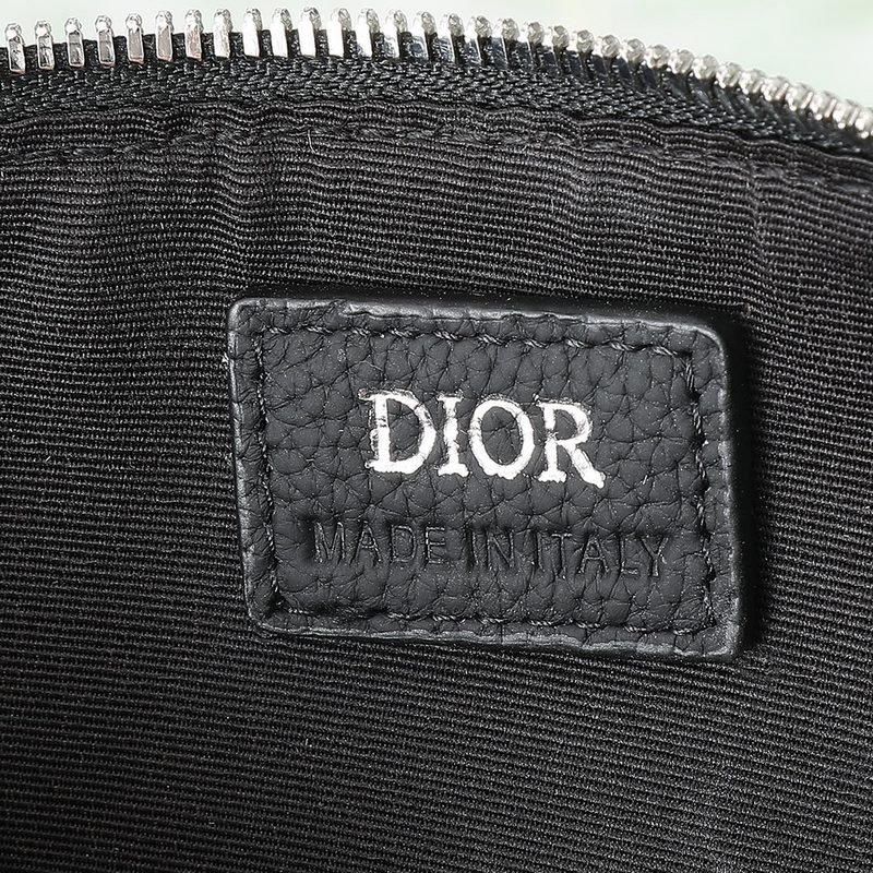 手包D1or Pre-Fall早春新款Saddle Bag中性款的Saddle