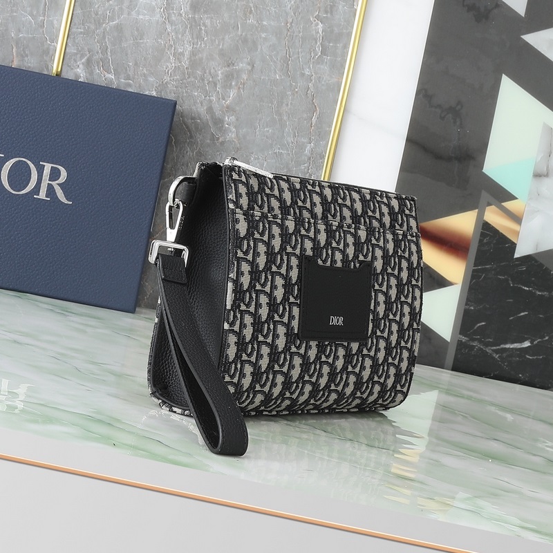 手包D1or Pre-Fall早春新款Saddle Bag中性款的Saddle