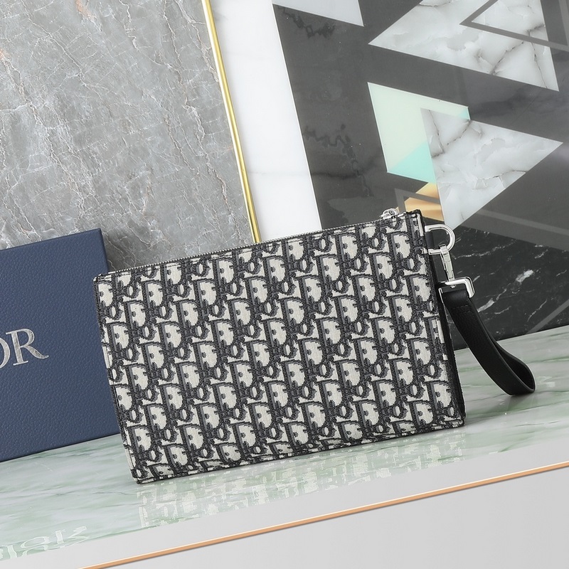 手包D1or Pre-Fall早春新款Saddle Bag中性款的Saddle