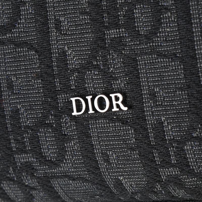 A5 三角形手拿包黑色 Oblique 印花￥11，000編號：2ESCA48