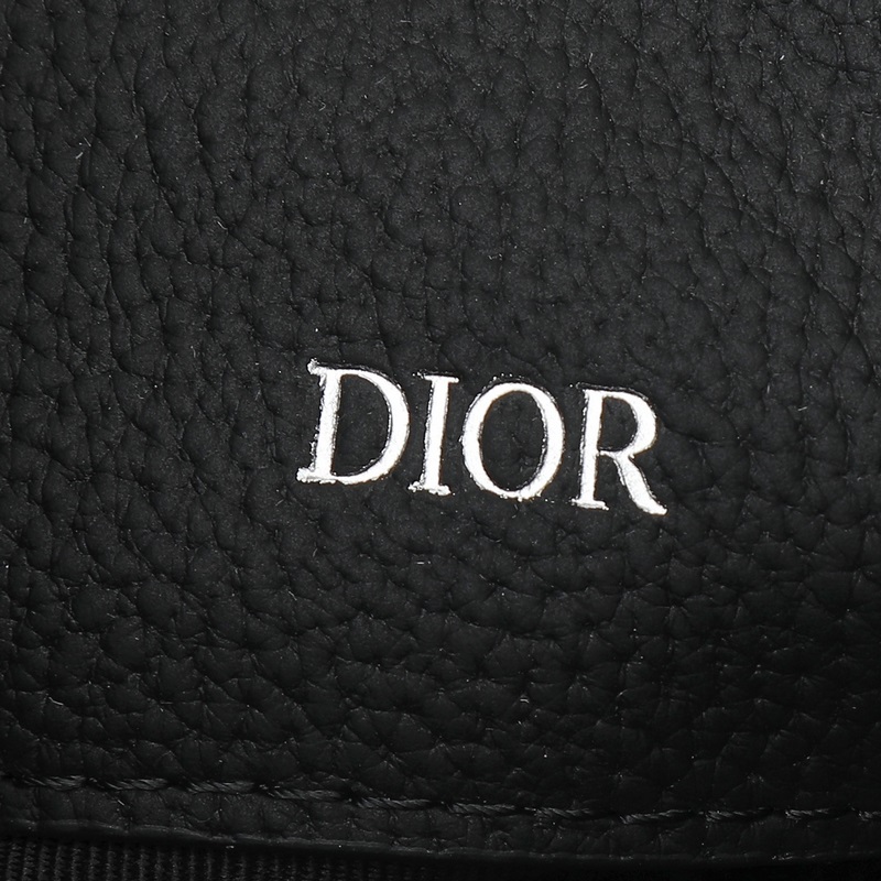 A5 三角形手拿包黑色 Oblique 印花￥11，000編號：2ESCA48