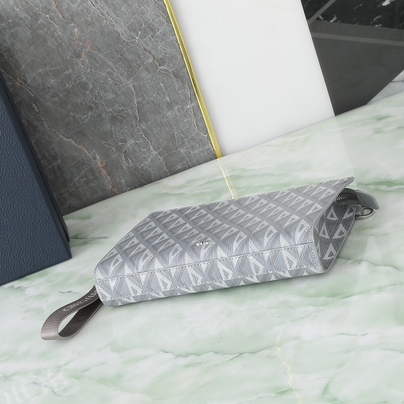 這款手拿包是 Dior 的主打單品。Oblique 灰色面料精心制作，從 Dio