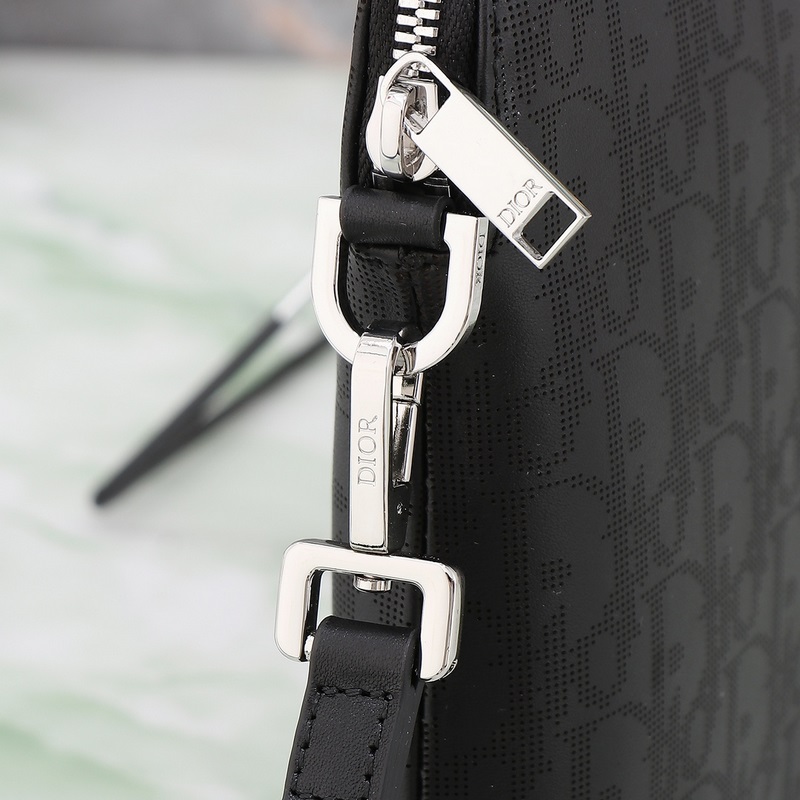 專櫃正品有售【原單質(zhì)量】迪奧DIOR AND SHAWN手拿包【內(nèi)置感應(yīng)芯片