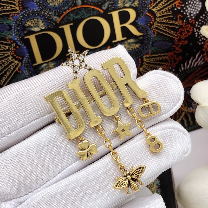 Dior 迪奧秋冬新品 星星字母 吊墜胸針 三葉草 蜜蜂 星星 8字 CD 各大