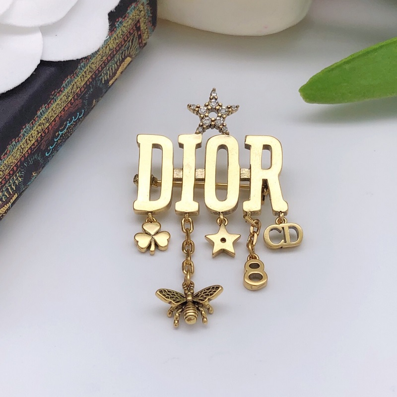 Dior 迪奧秋冬新品 星星字母 吊墜胸針 三葉草 蜜蜂 星星 8字 CD 各大