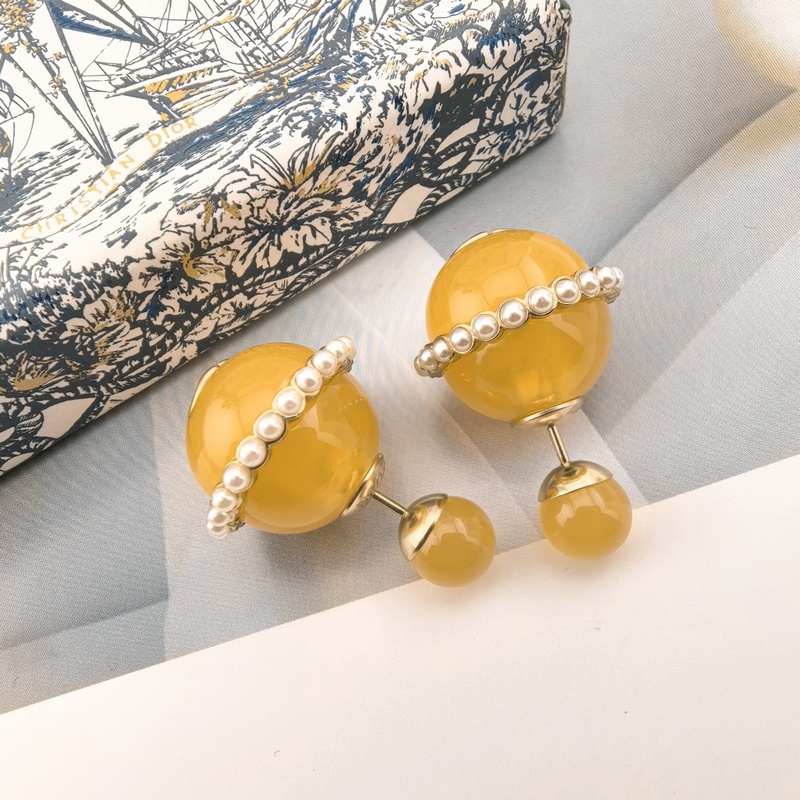 Dior·迪奧 新品字母耳環 金屬質感逆襲版字母潮範兒搶風頭 完全勝任現代年輕人