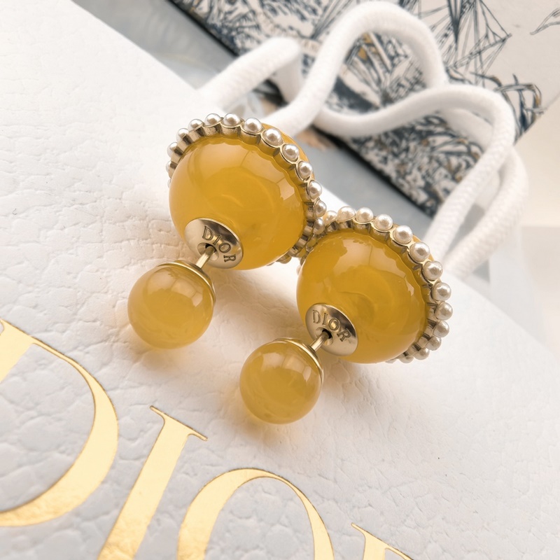 Dior·迪奧 新品字母耳環 金屬質感逆襲版字母潮範兒搶風頭 完全勝任現代年輕人