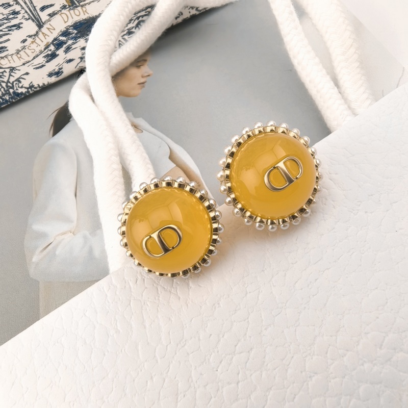 Dior·迪奧 新品字母耳環 金屬質感逆襲版字母潮範兒搶風頭 完全勝任現代年輕人
